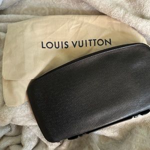 Louis Vuitton Taiga Zippy Wallet Atoll Organizer XL